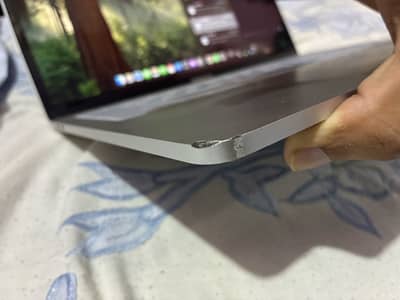 MacBook Pro 2019 8/256gb