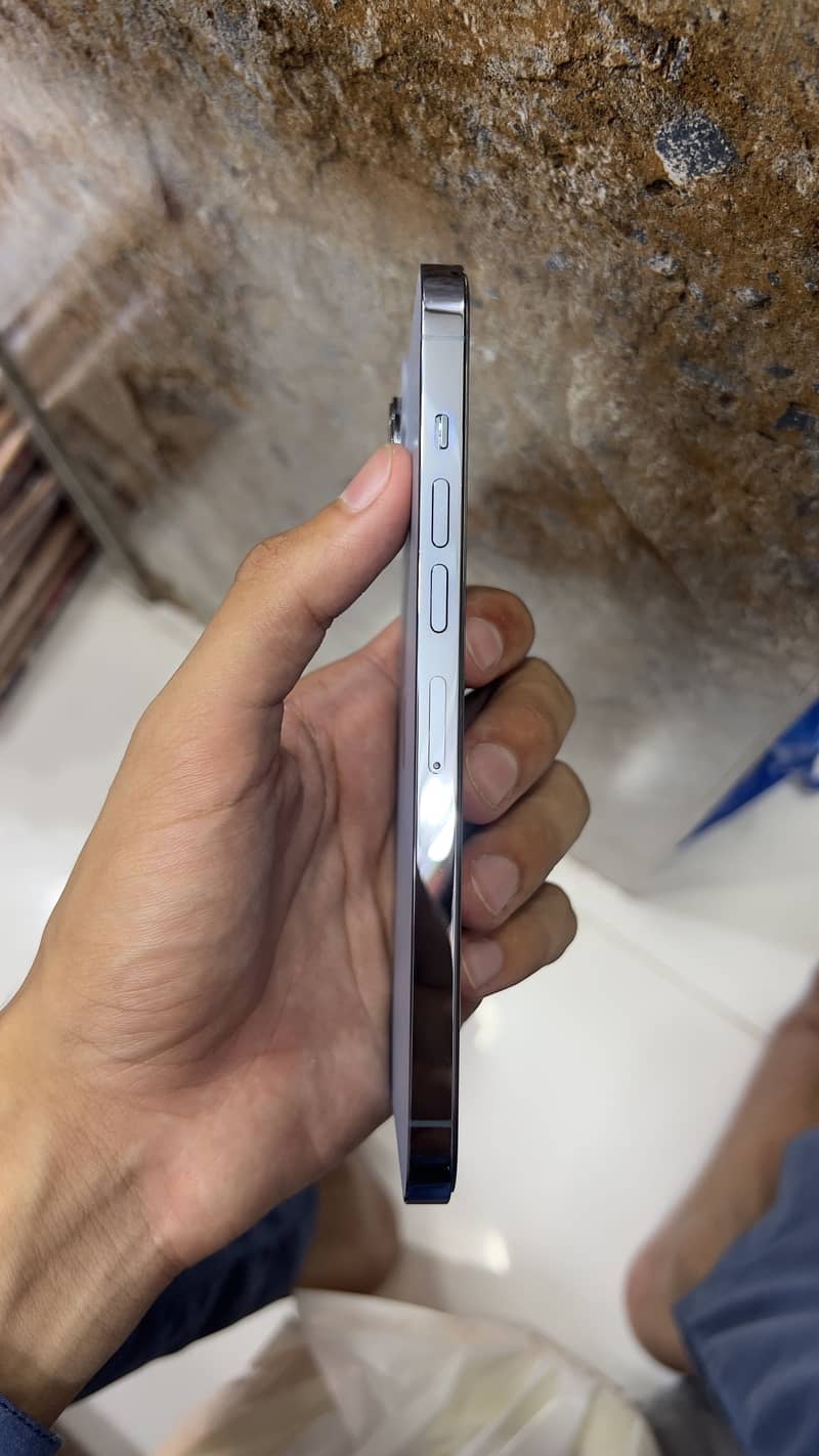 Apple iPhone 13 Pro Max 4