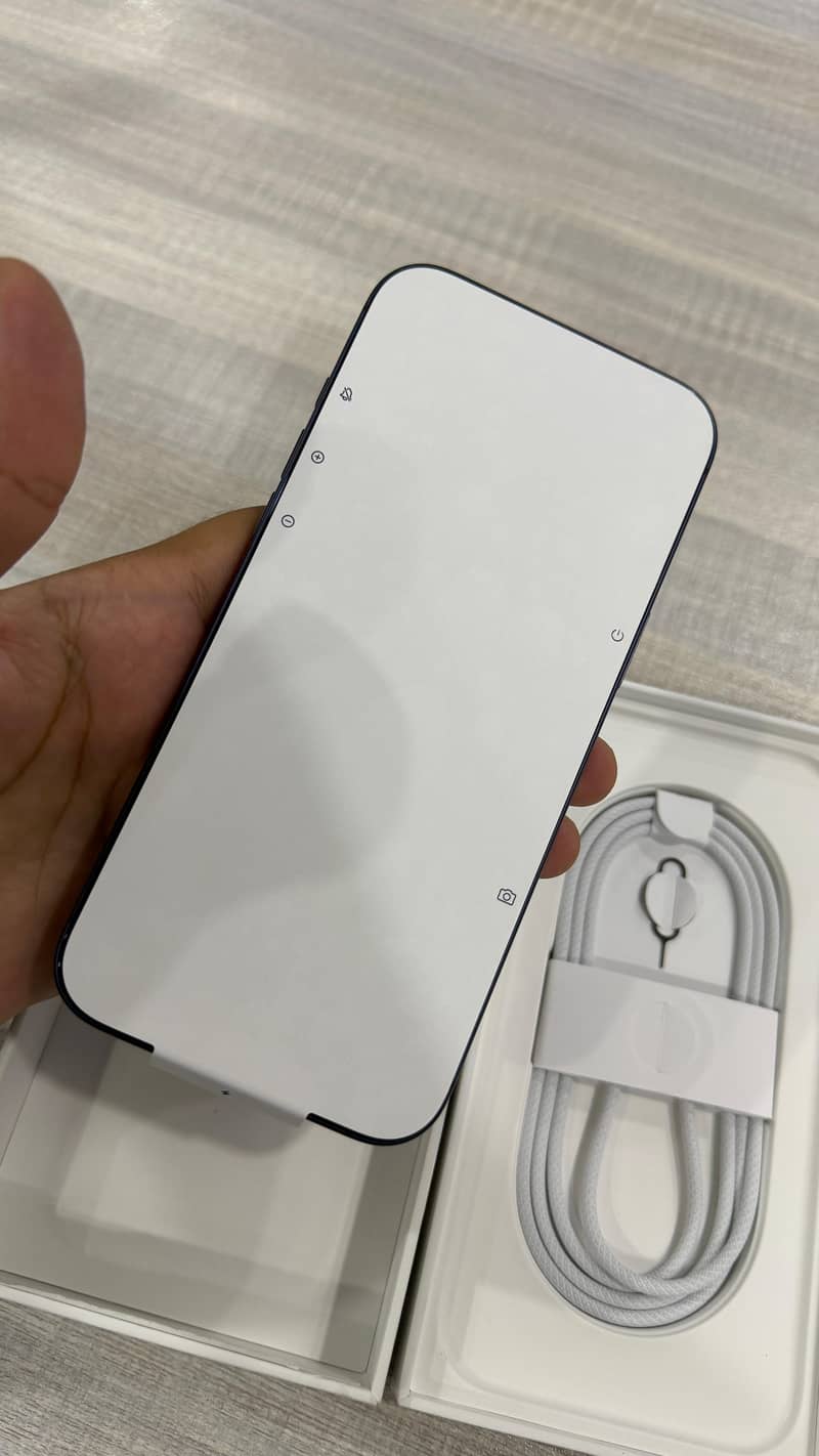 Apple iPhone 17 Pro Max 2