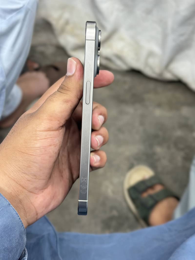 Apple iPhone 15 Pro Max 3