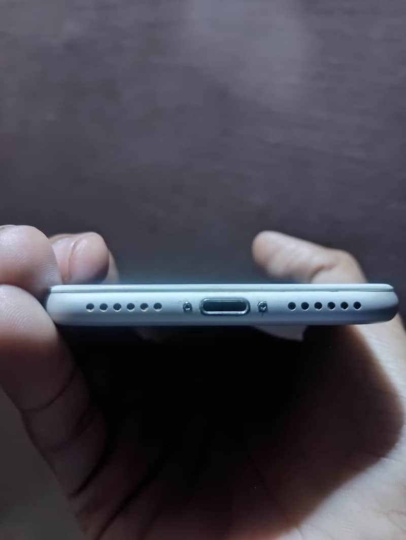 Apple iPhone 7 Sim Working (Exchange Possible) 3