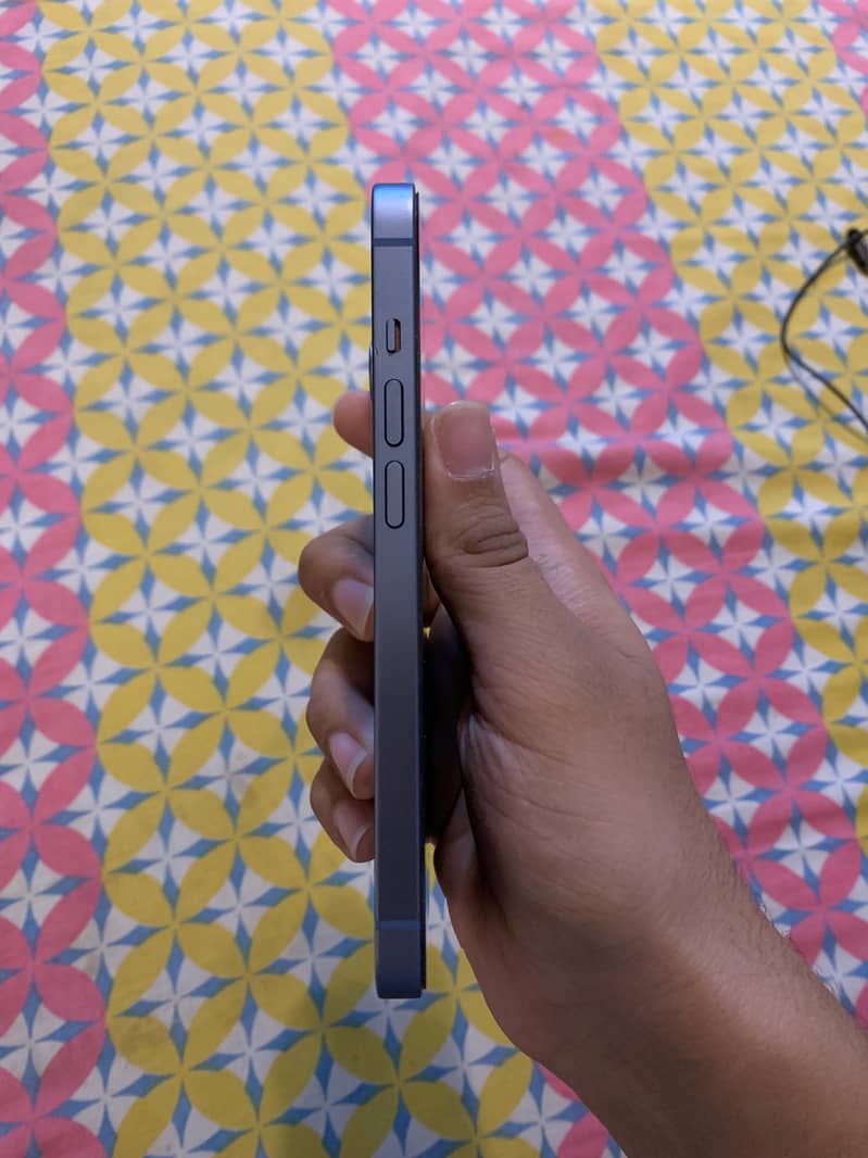 Apple iPhone 14 4
