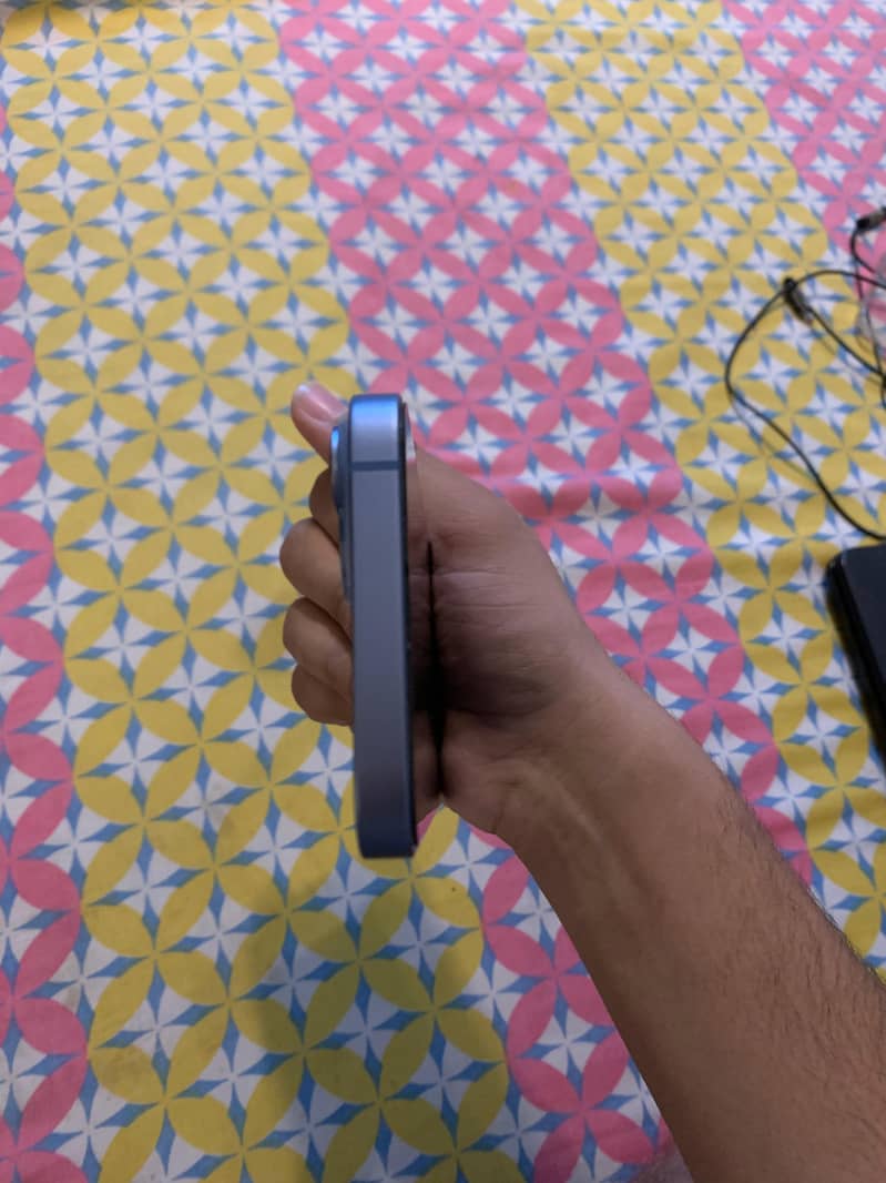 Apple iPhone 14 9