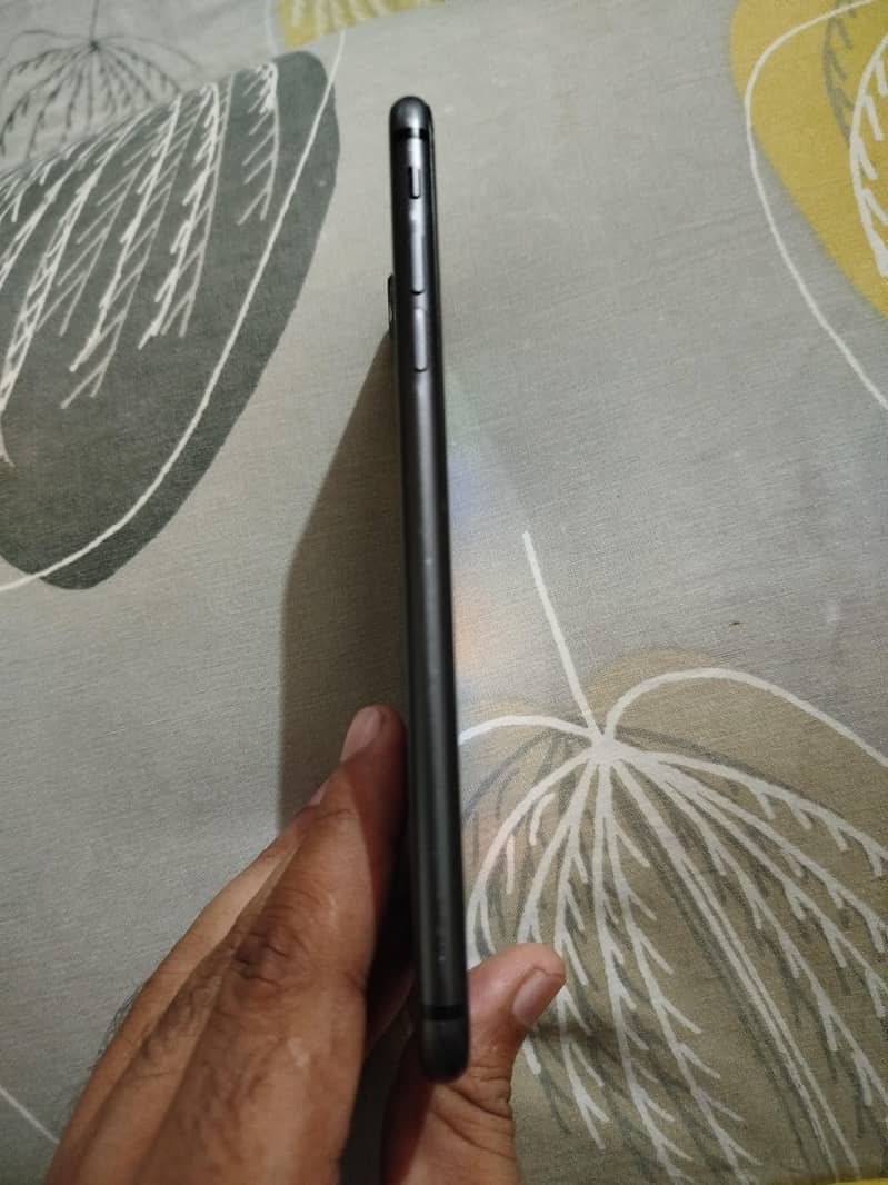 Apple iPhone 8 Plus 2