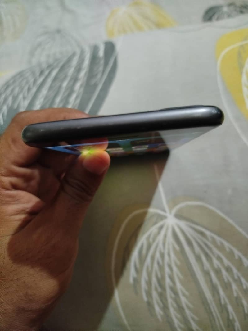 Apple iPhone 8 Plus 3