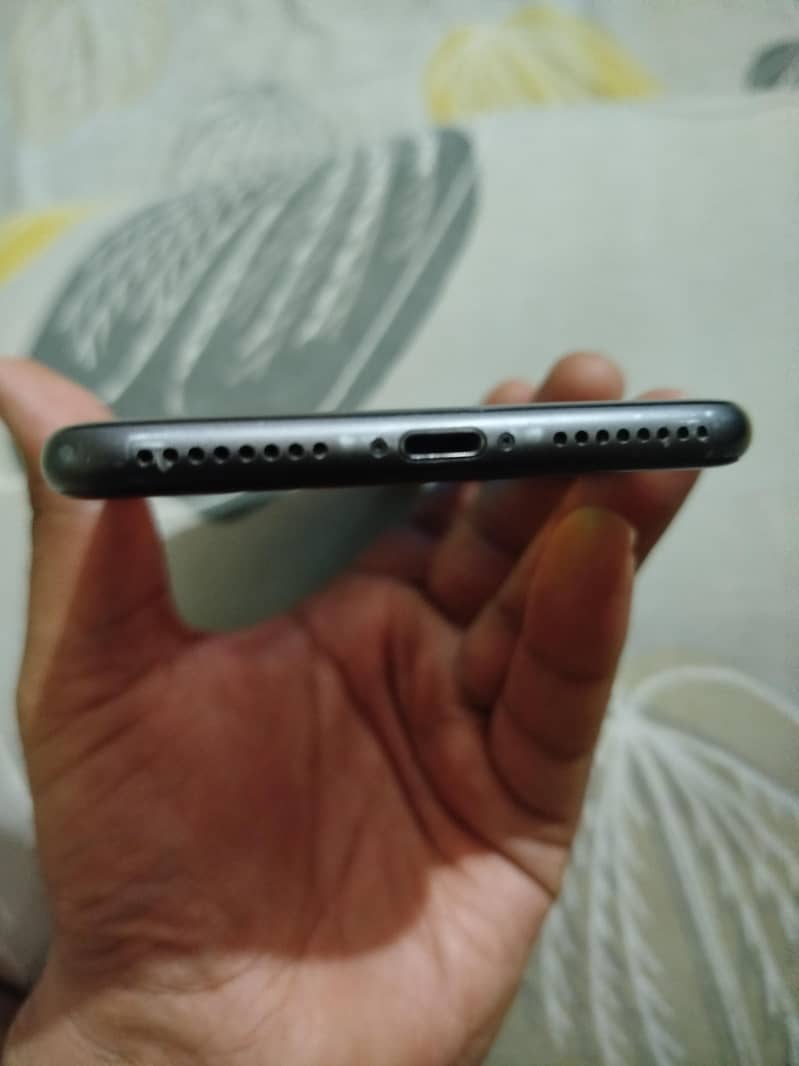 Apple iPhone 8 Plus 5