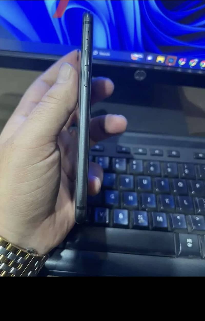 Apple iPhone 8 Plus 1