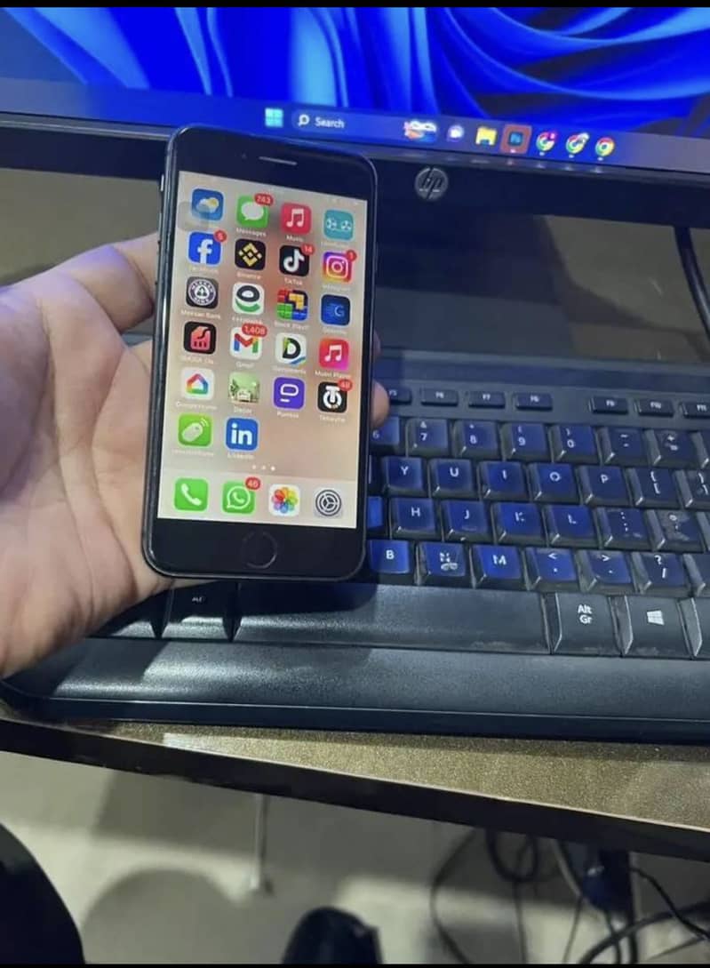 Apple iPhone 8 Plus 2