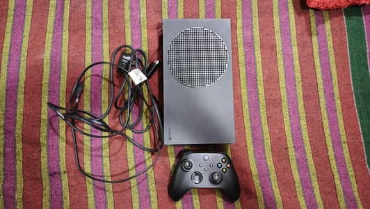 Xbox series s 1tb brand new and 2023 protection with games