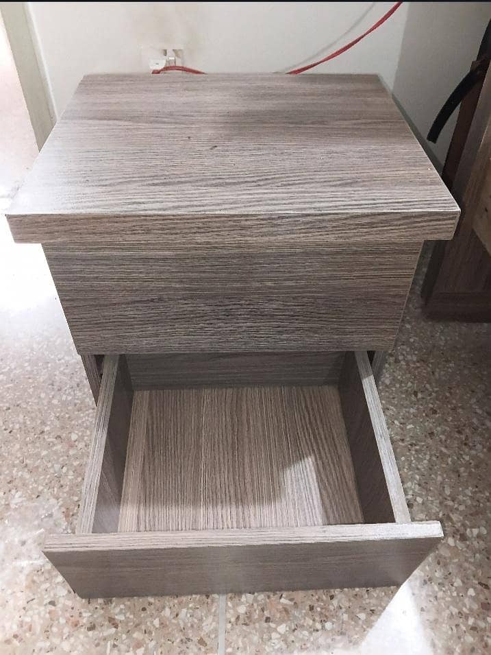 King Size Bed with Side Table 3
