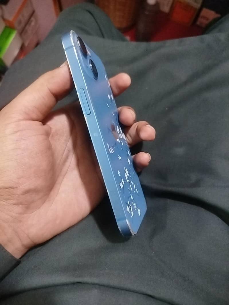 Apple iPhone 13 1