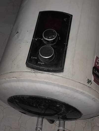 I zone geyser 50 leter capacity 800 to 2000 watt