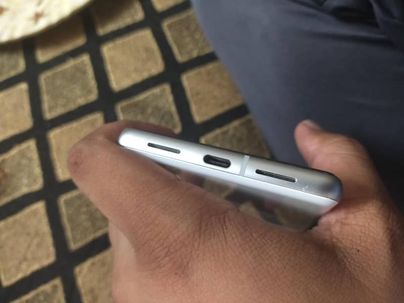 Google Pixel 7 4