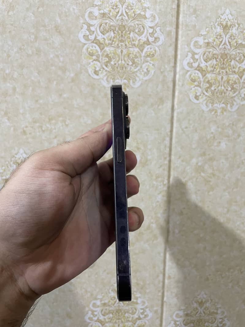 Apple iPhone 14 Pro 0