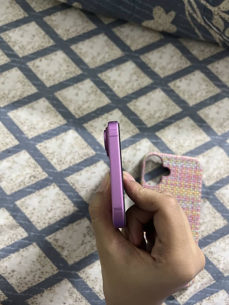 Apple iPhone 16 Plus 1