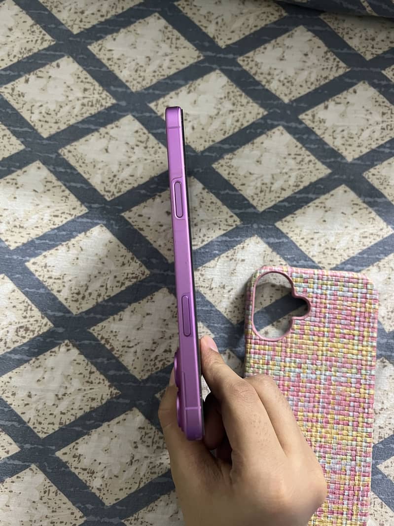Apple iPhone 16 Plus 6