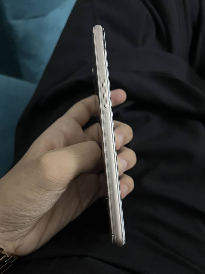 OPPO A37 4