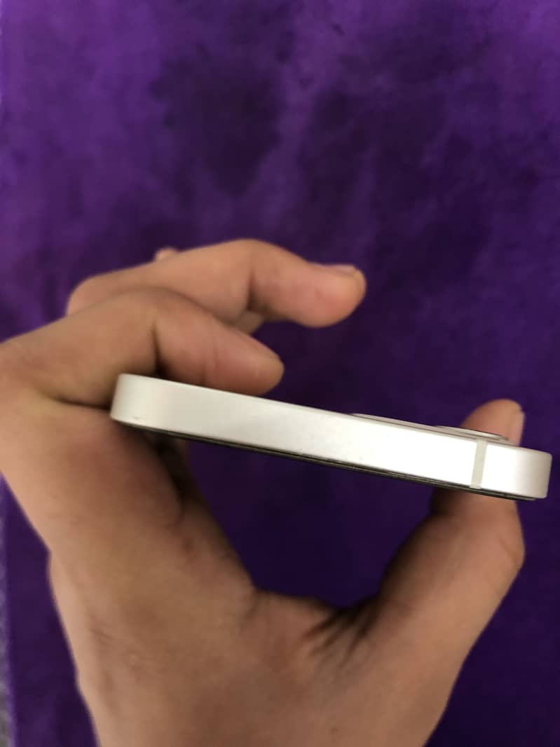 Apple iPhone 12 7