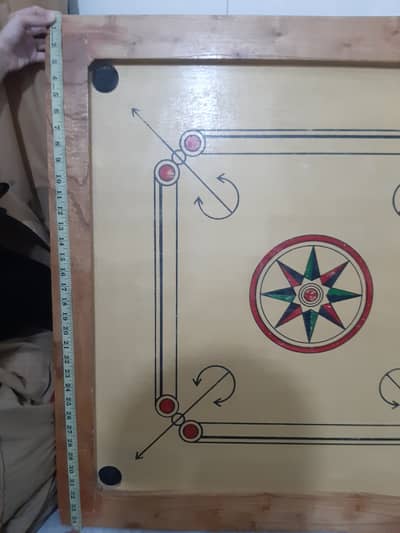 Carrom board