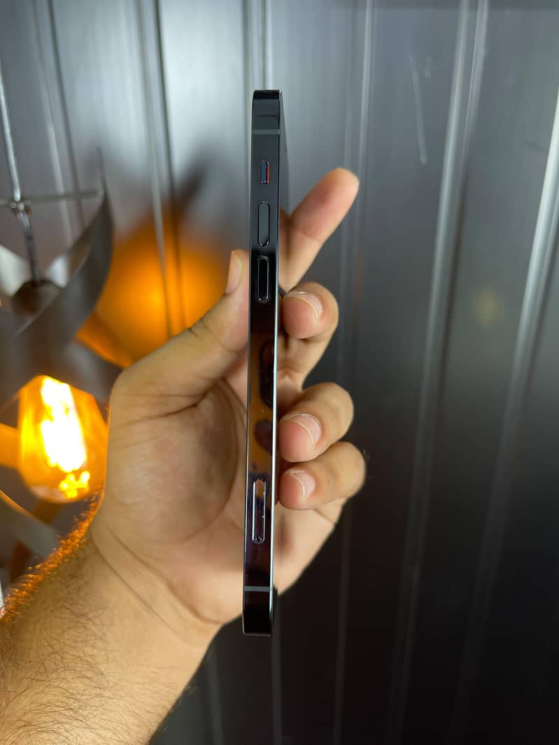 Apple iPhone 12 Pro 1