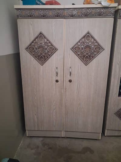 almari bed