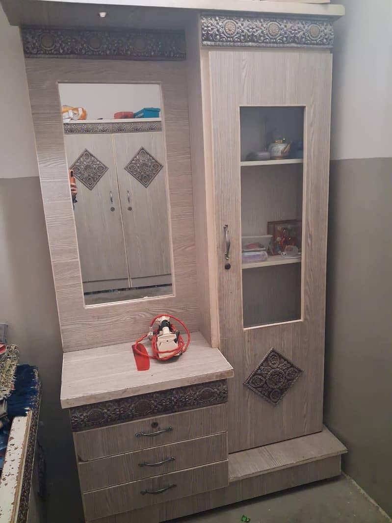 almari bed 1