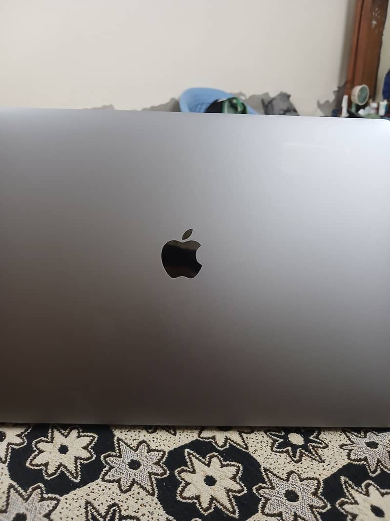 Macbook pro 2019 15.4 2