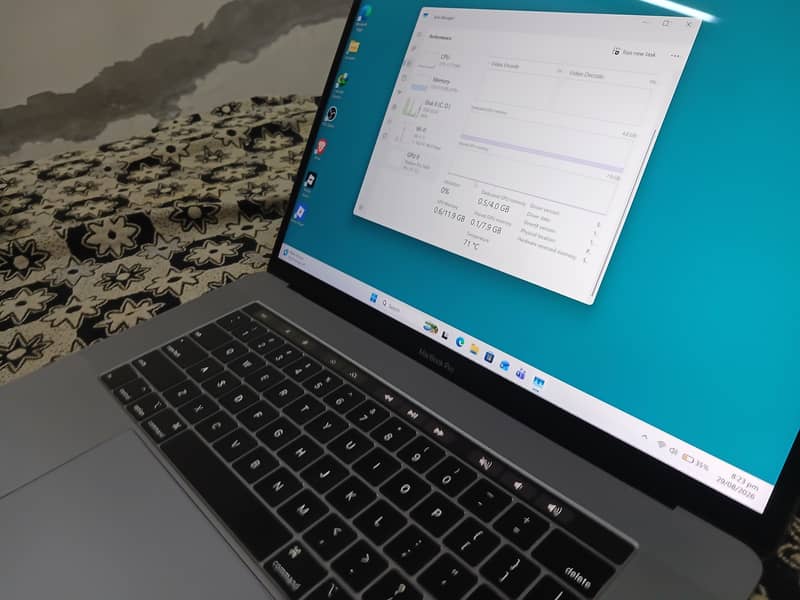 Macbook pro 2019 15.4 6