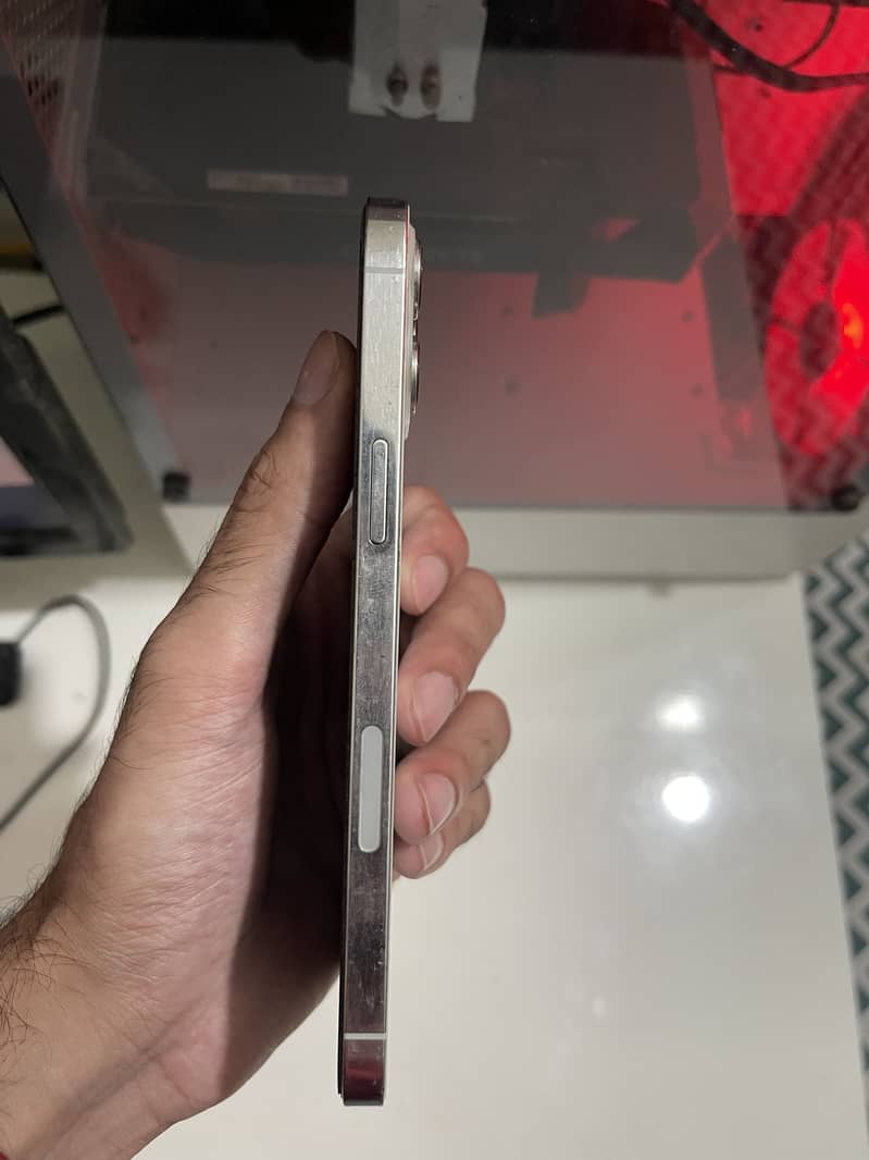 Apple iPhone 12 Pro Max 3