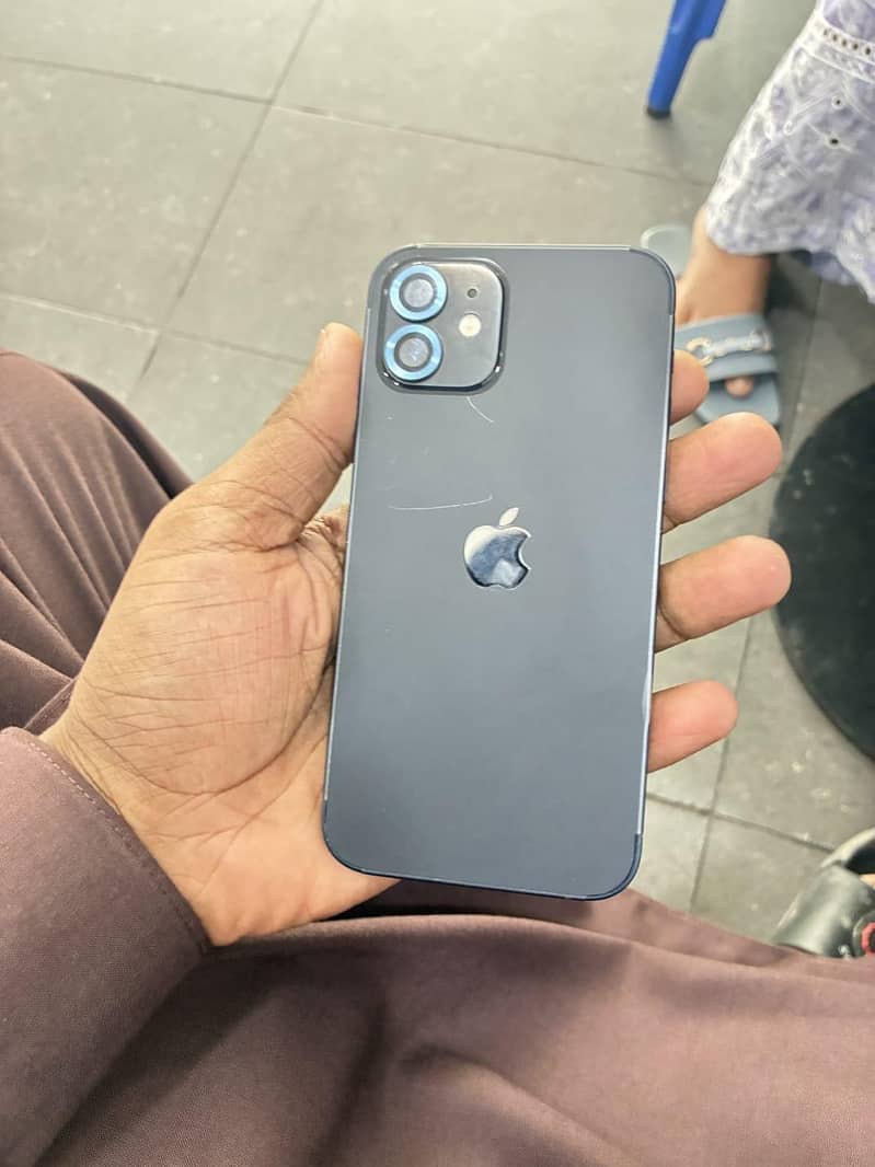 Apple iPhone 12 3