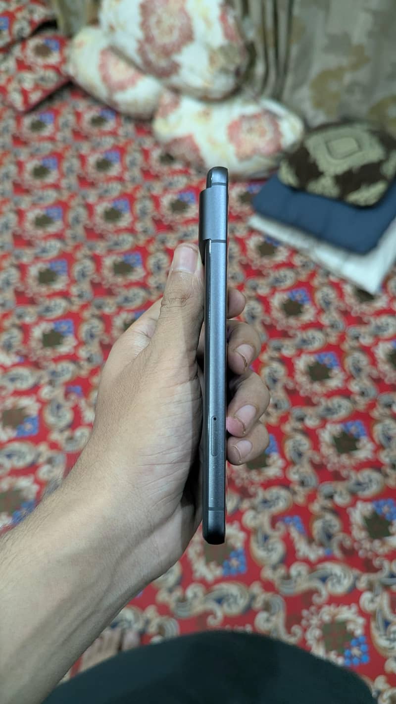 Google Pixel 8 5