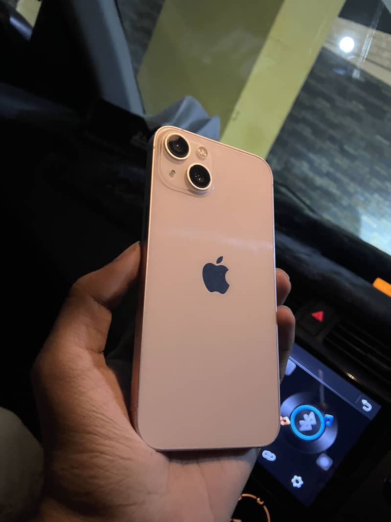 Apple iPhone 13 5