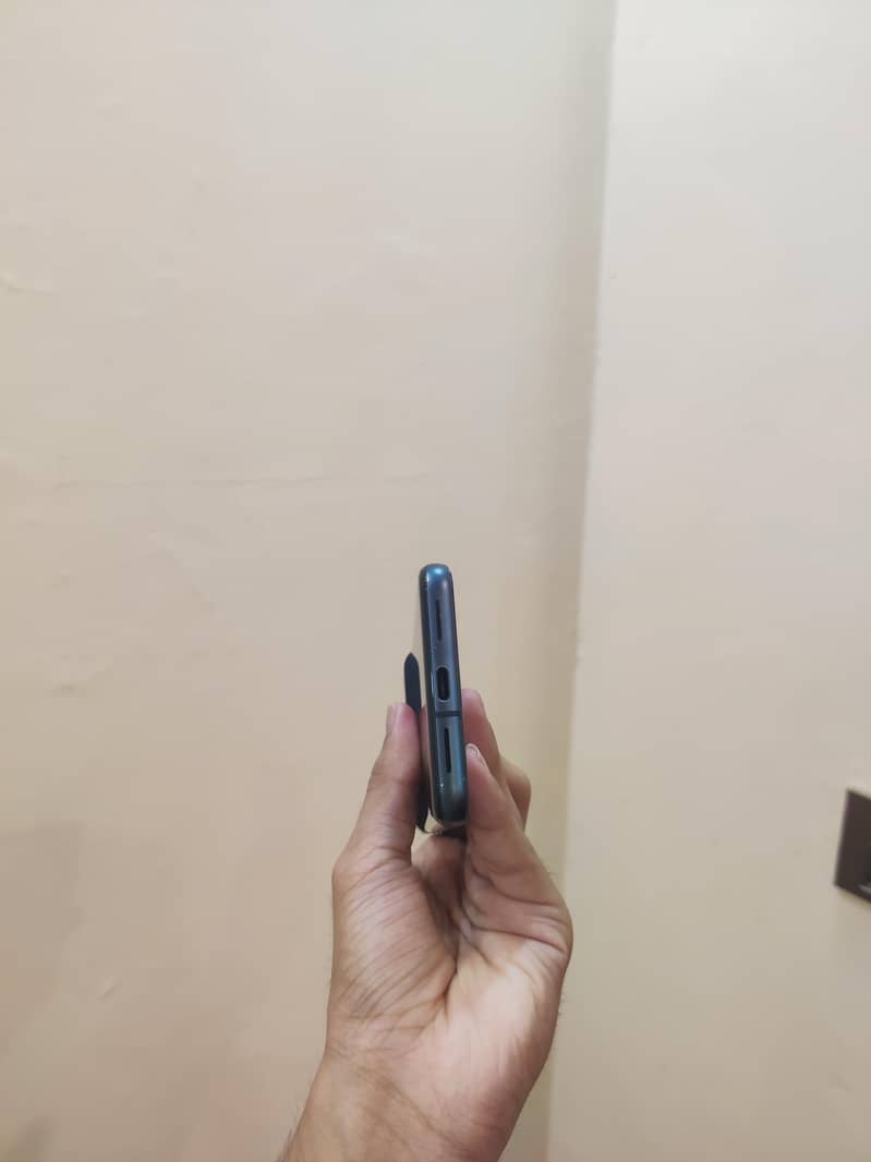 Google Pixel 8 4