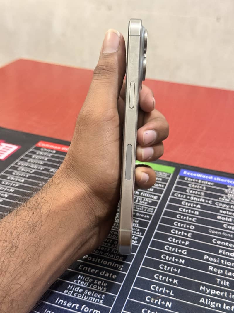 Apple iPhone 15 Pro Max 5