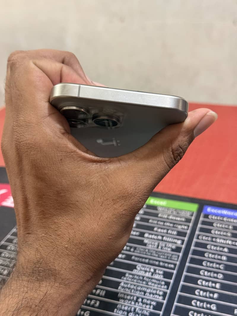 Apple iPhone 15 Pro Max 7