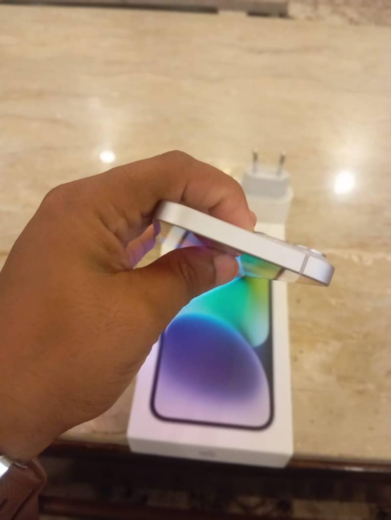 Apple iPhone 14 4