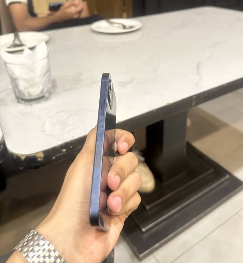 Apple iPhone 12 1