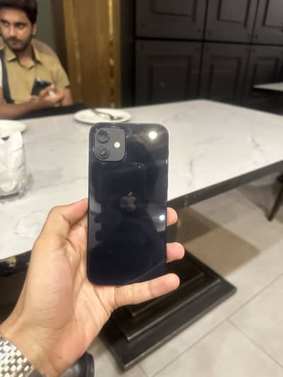 Apple iPhone 12