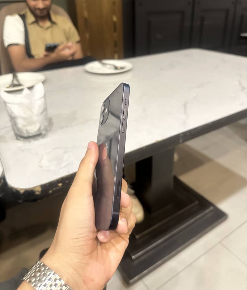 Apple iPhone 12 3