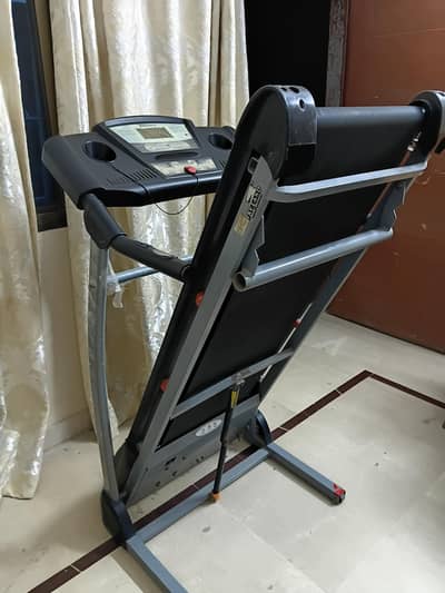 Skyland EM-1222 Treadmill