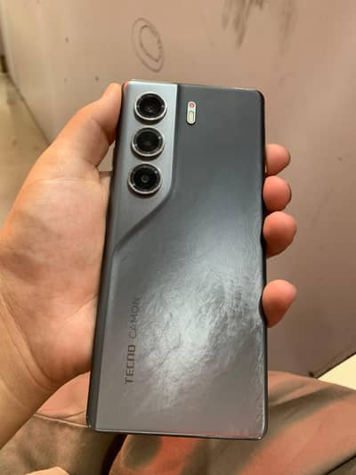 Tecno CAMON 40 Pro