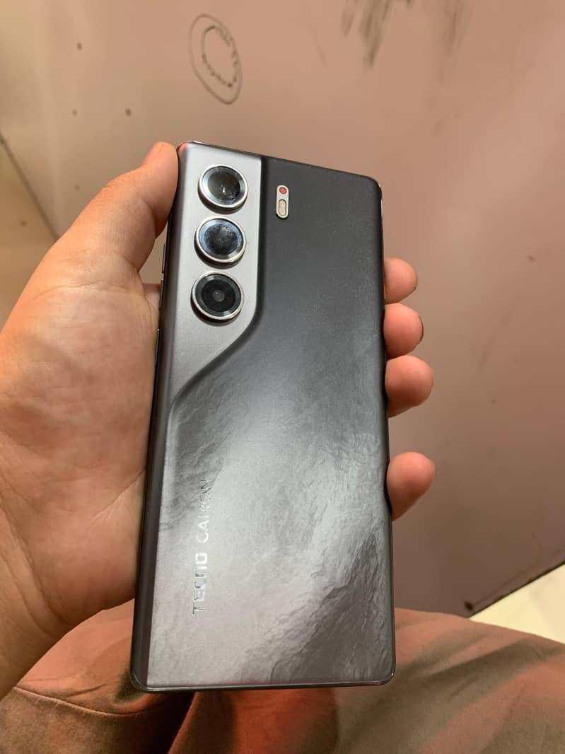Tecno CAMON 40 Pro 2