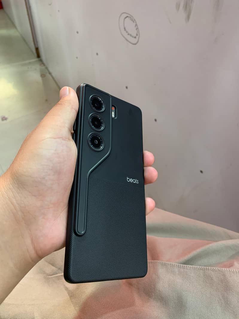 Tecno CAMON 40 Pro 5