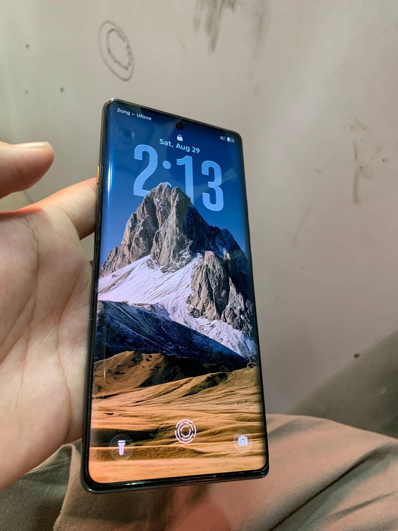 Tecno CAMON 40 Pro 7