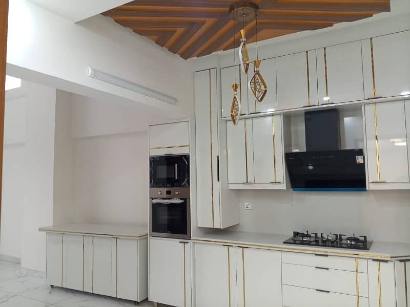 Duplex Flat Ideal Location 4 Bed Dd 1