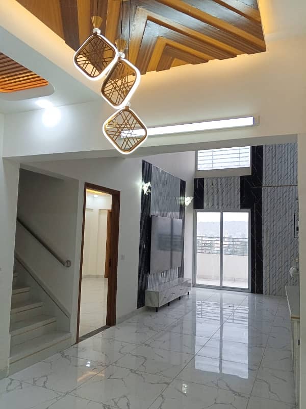 Duplex Flat Ideal Location 4 Bed Dd 4