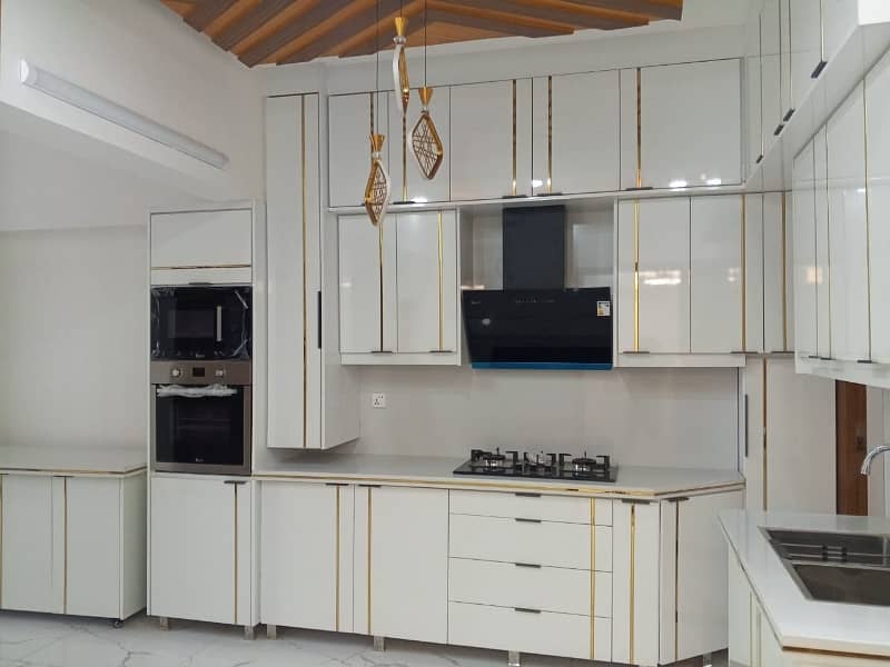 Duplex Flat Ideal Location 4 Bed Dd 9