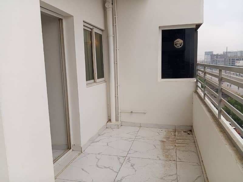 Duplex Flat Ideal Location 4 Bed Dd 11