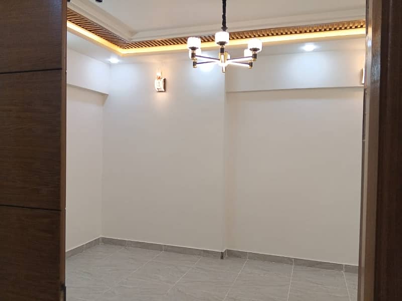 Duplex Flat Ideal Location 4 Bed Dd 15