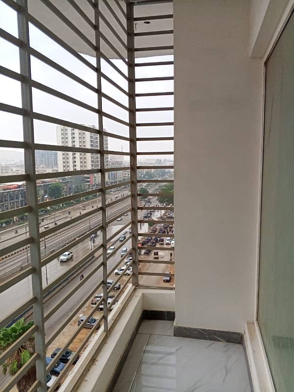 Duplex Flat Ideal Location 4 Bed Dd 17
